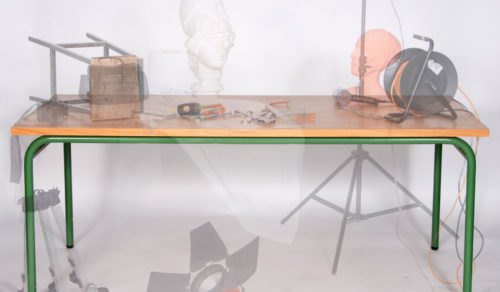 EN TORNO A LA MESA. ARTEFACTO 2012