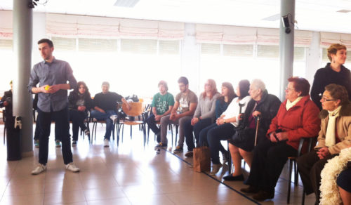 Grupo de trabajo con alumnos de Producto para mejorar la vida de las personas mayores