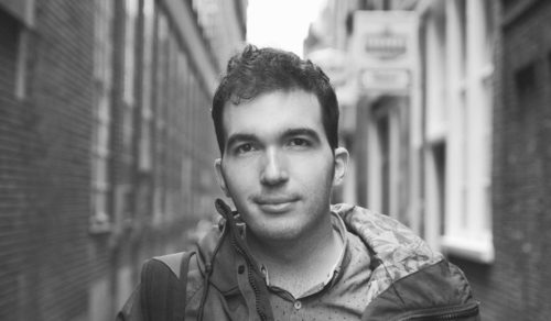 El diseñador Carlos De Toro este jueves a la 9 en el Salón de Actos.