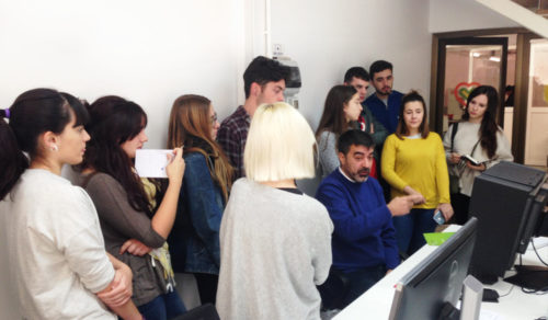 2º de Diseño Gráfico visita la empresa reprográfica Beeprint