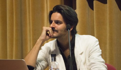 Conferencia de Artillo en el Salón de Actos de la Esdir para Lovisual 18.