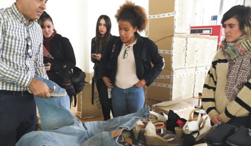 Visita a Cervera del Máster de Calzado.