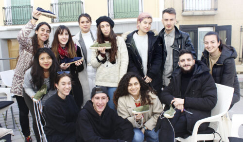 Taller de cosido de alpargatas en Cervera