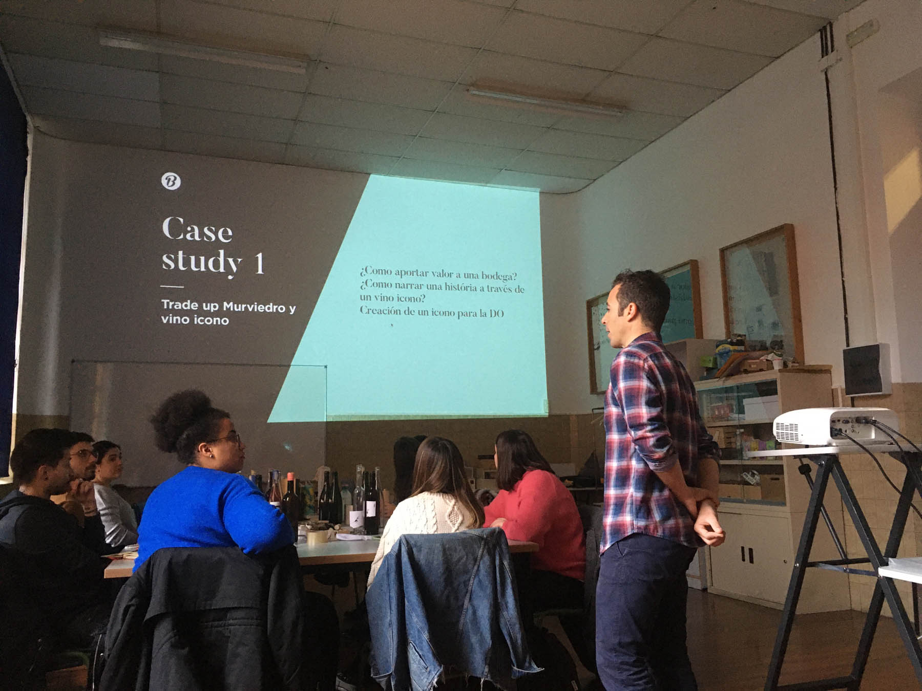 Carles Sala del estudio Bulldog en el Máster de Packaging