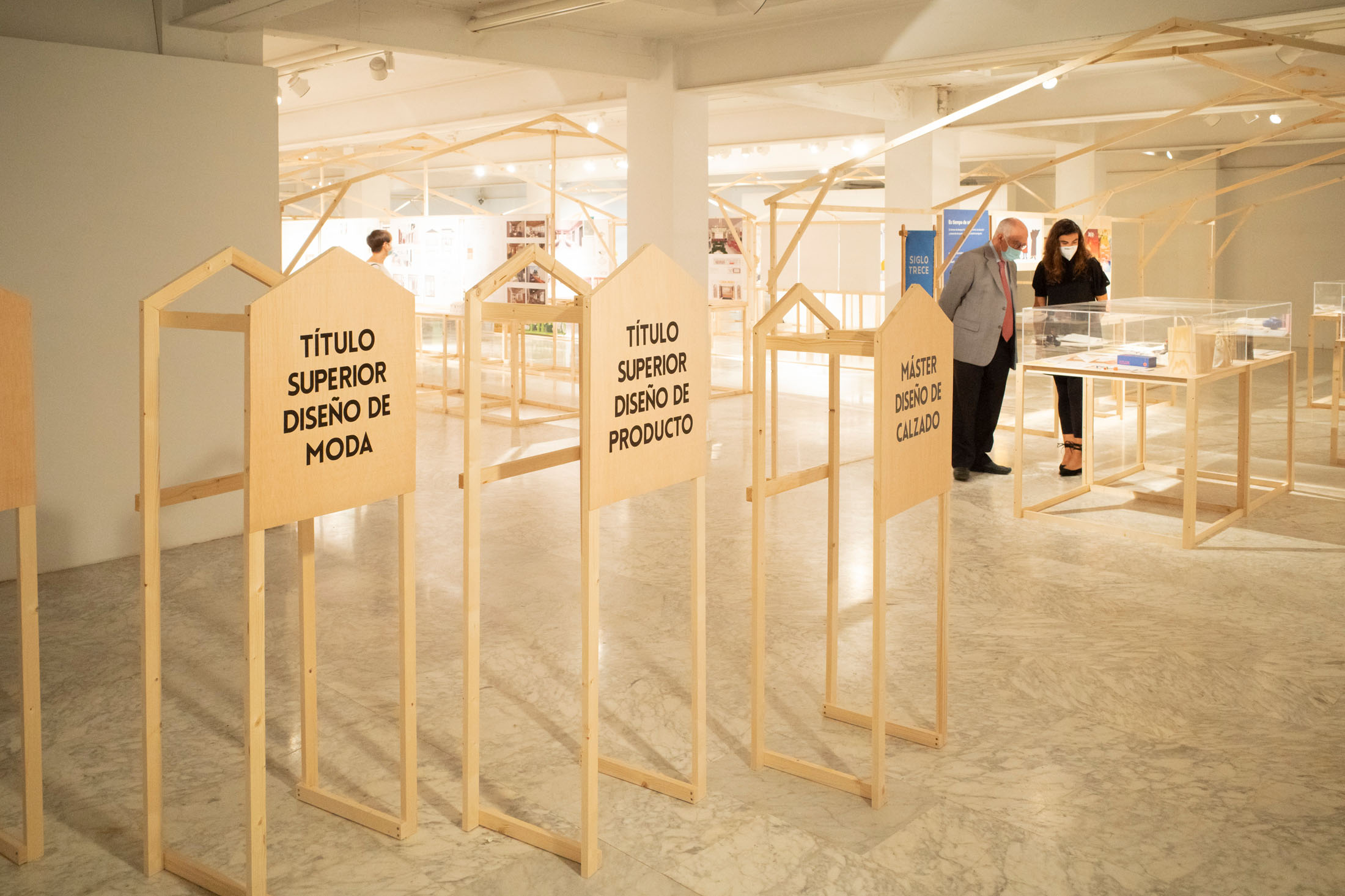 El Consejero de Educación y Cultura, Pedro Uruñuela, visita la Esdir