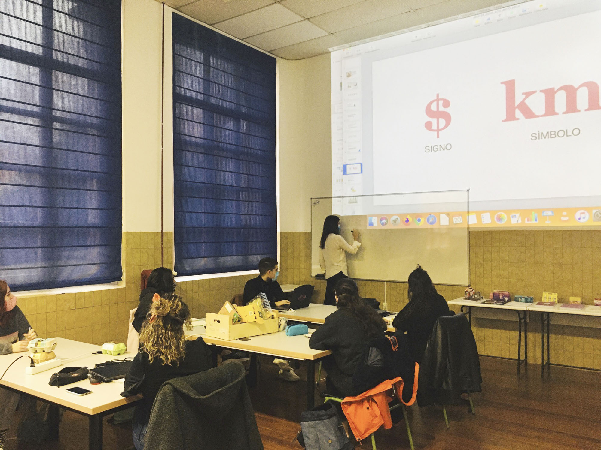 Clase de ortotipografía en el Máster de Packaging