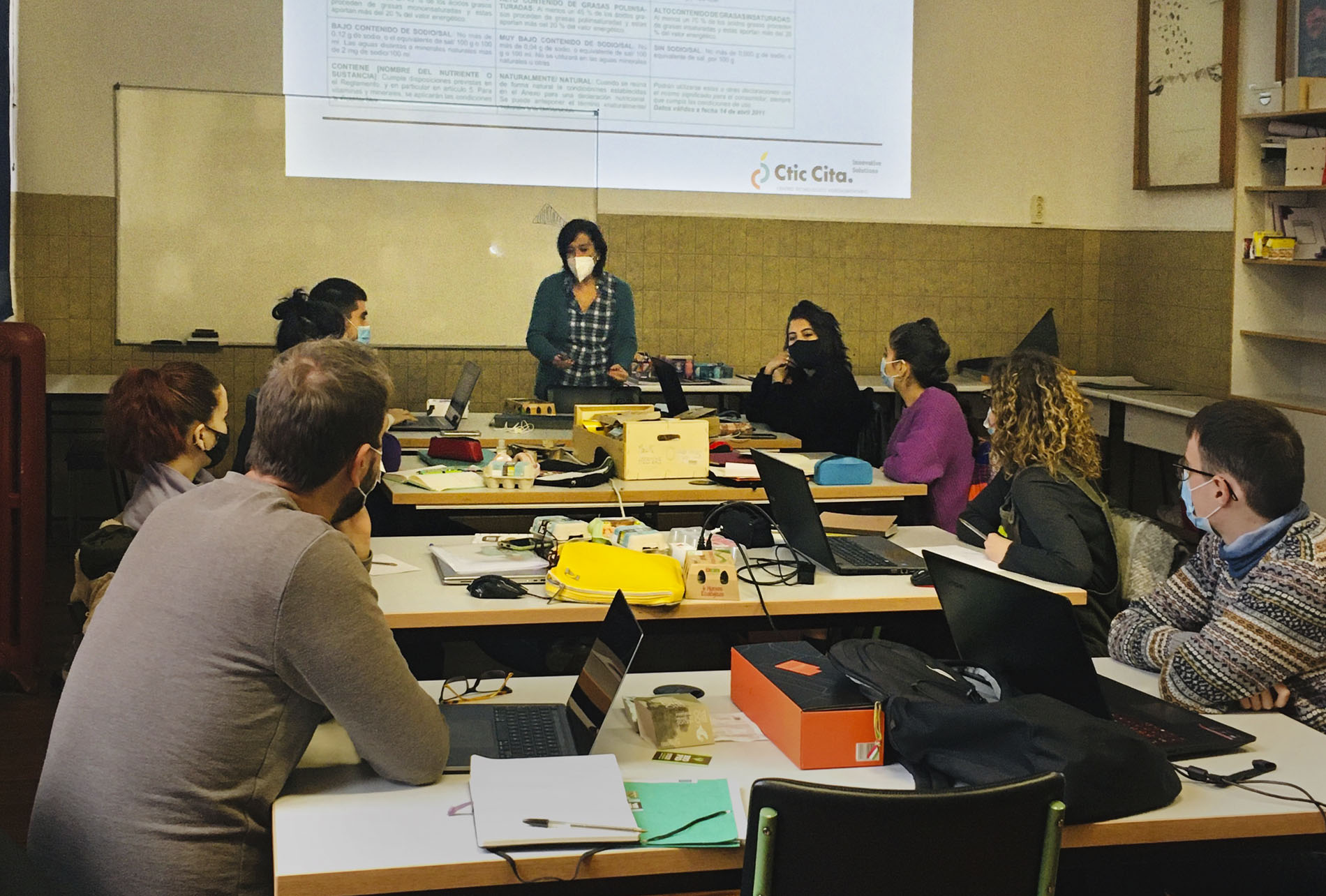 Segunda sesión sobre etiquetado y normativa con Isabel Uribe