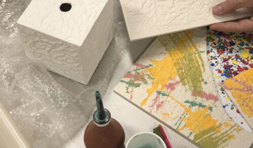 Producción y decoración cerámica en  “Alma de Cántaro”.