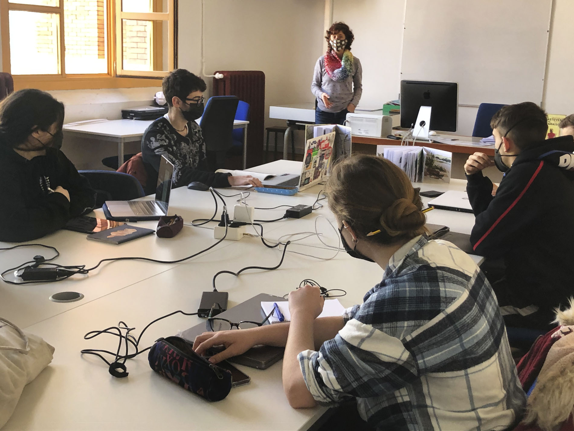 Charla de Antonia Santolaya para los estudiantes de ilustración editorial