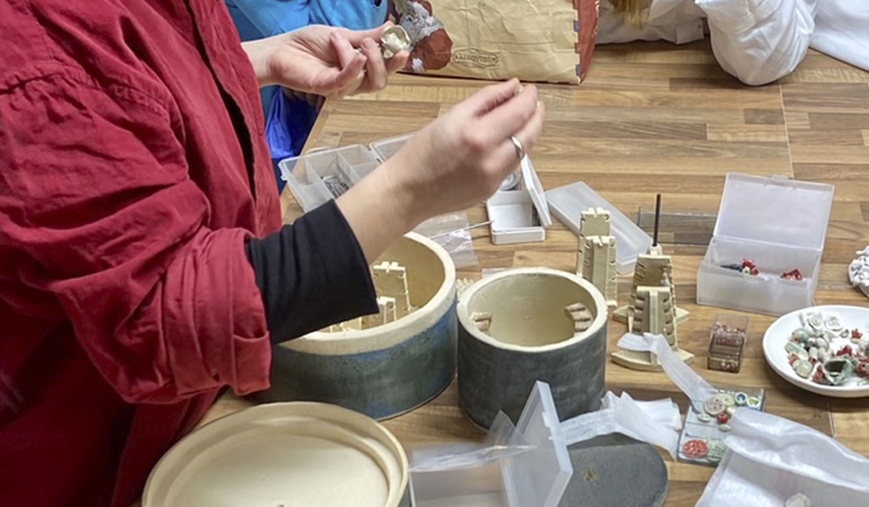 Joyería, complementos y cerámica con Miren Lore Garmendia.