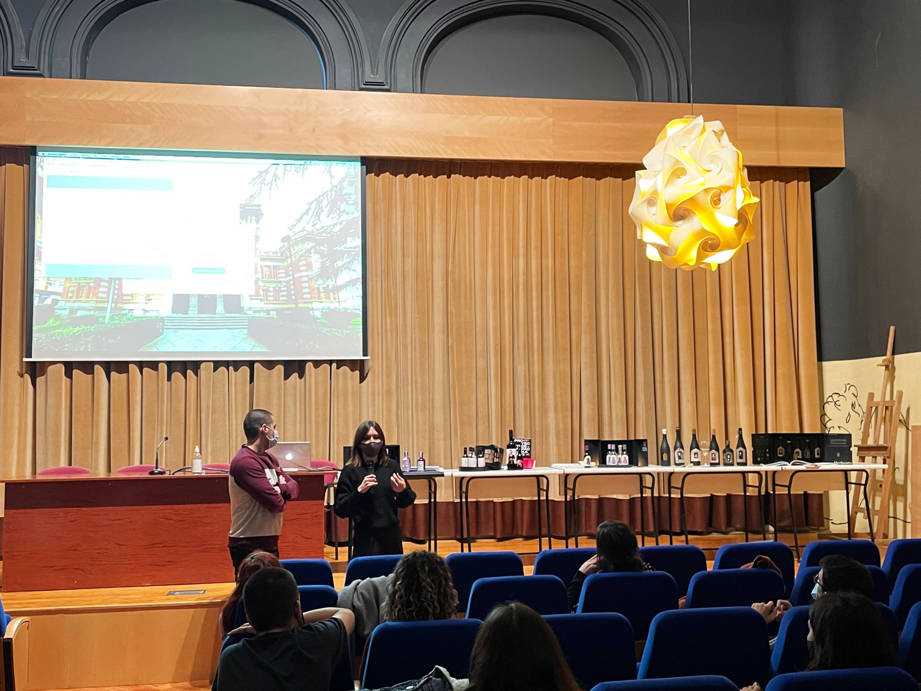 Presentación de los diseños del Máster de Packaging para Enología de la UR