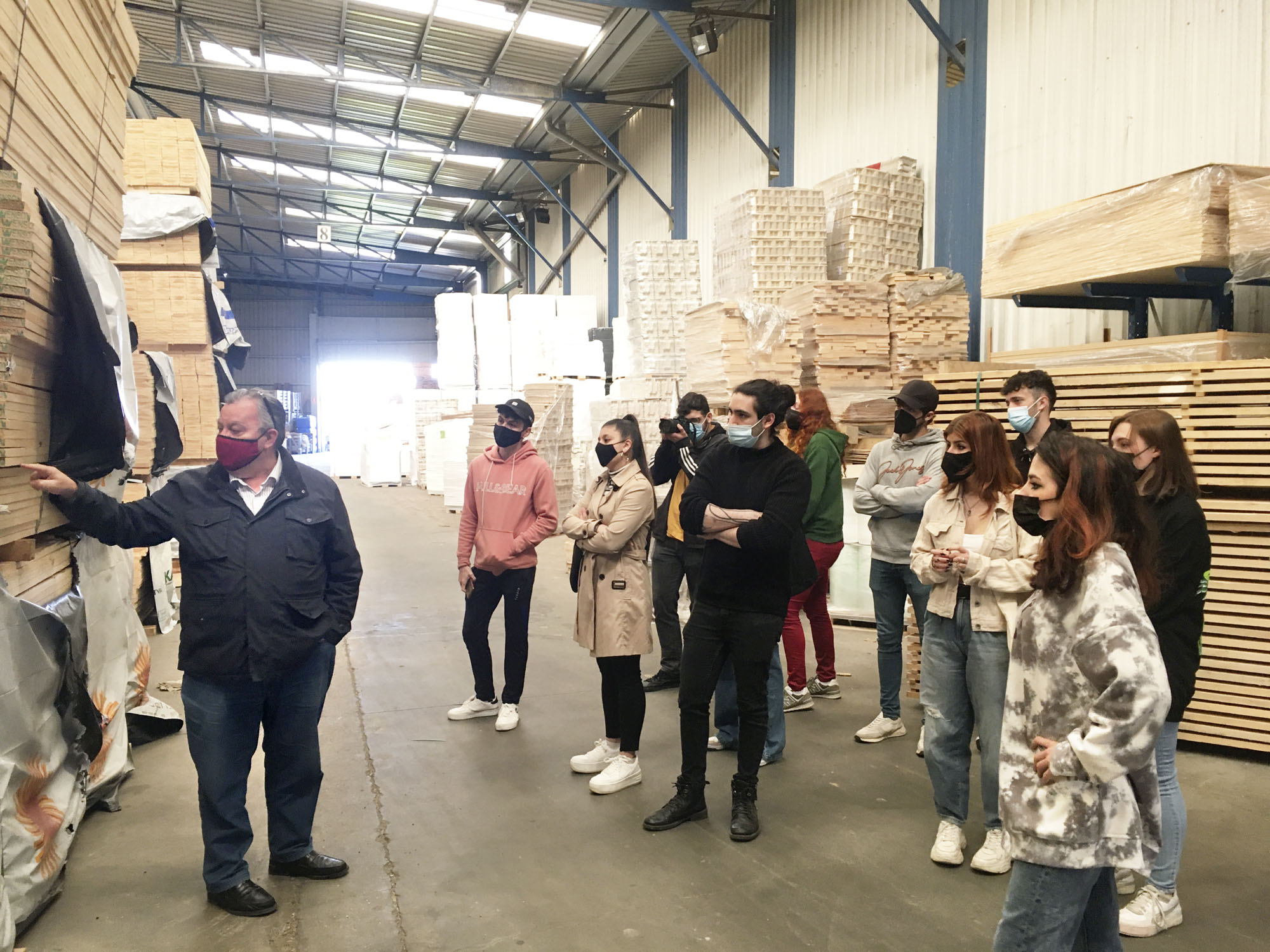 Envases y embalajes visita la fábrica Vargas