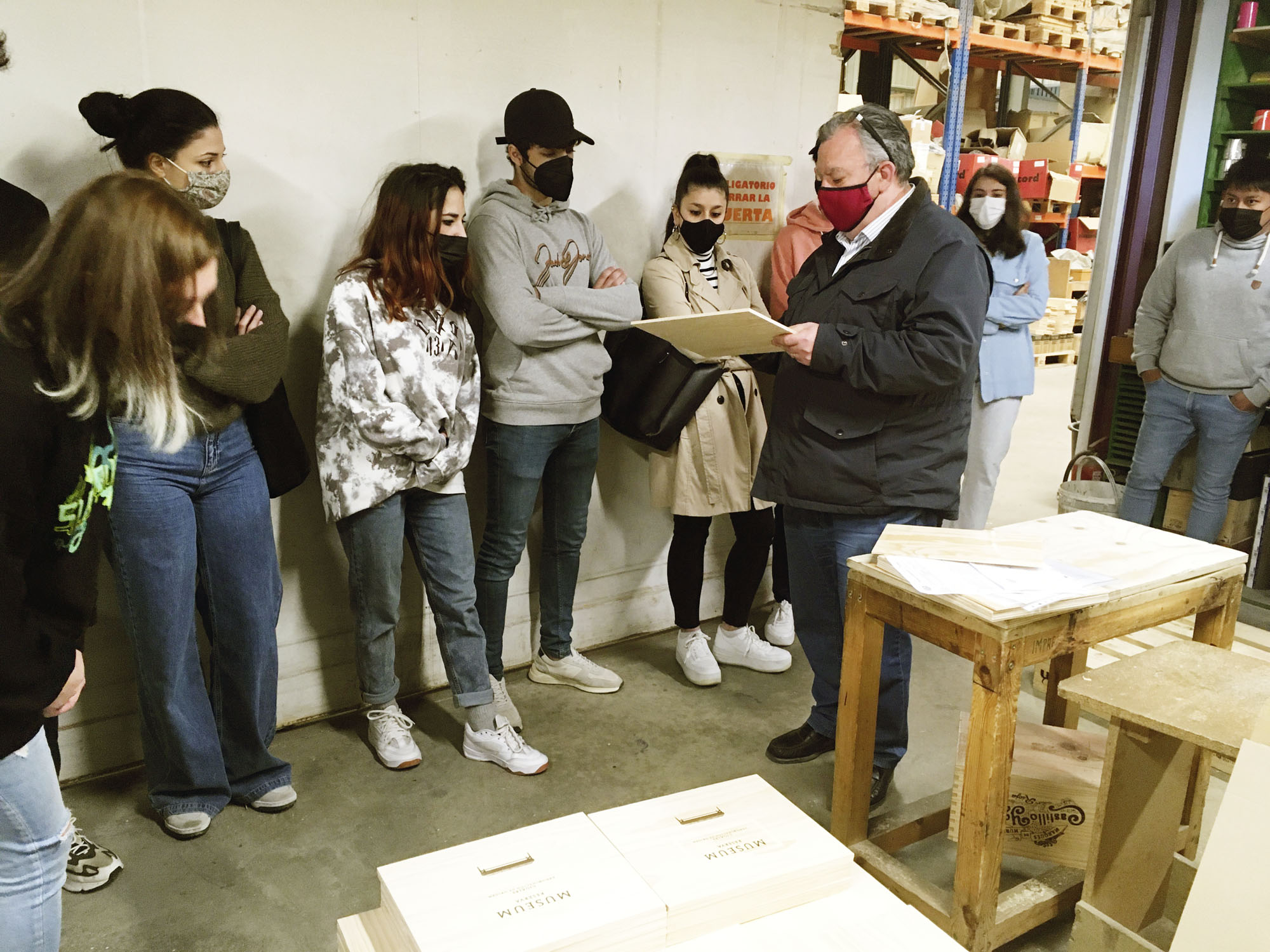 Envases y embalajes visita la fábrica Vargas