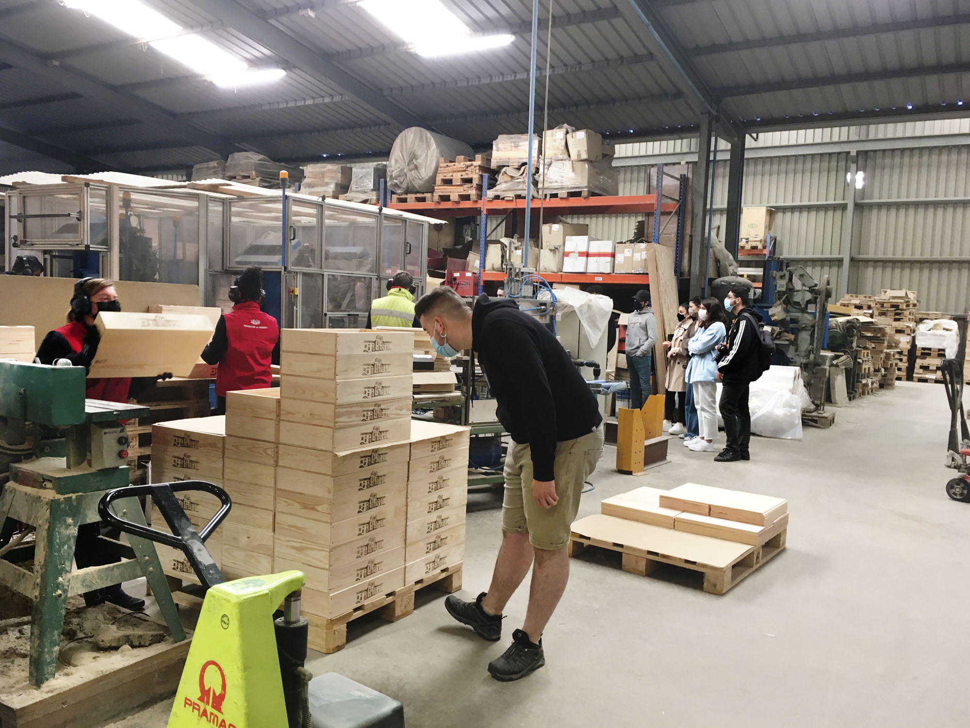 Envases y embalajes visita la fábrica Vargas