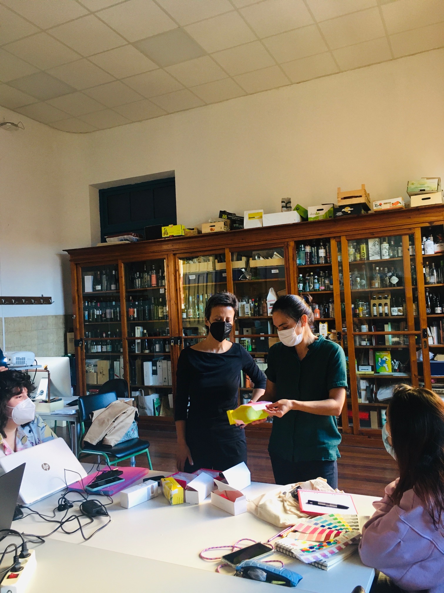 Las creadoras del helado La Venuseta visitan el Máster de Packaging.