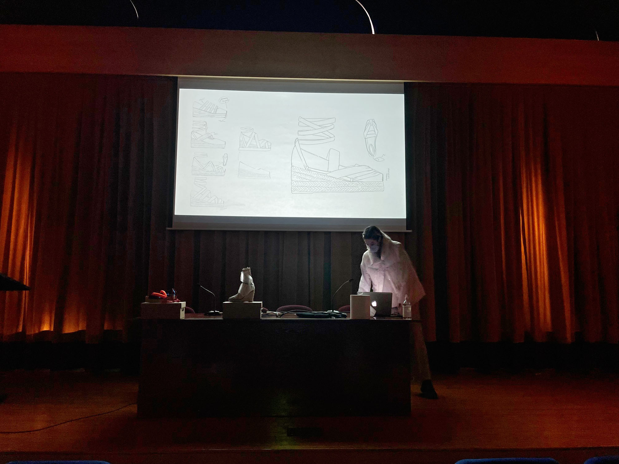 Los alumnos del Máster de Calzado presentan su primer proyecto