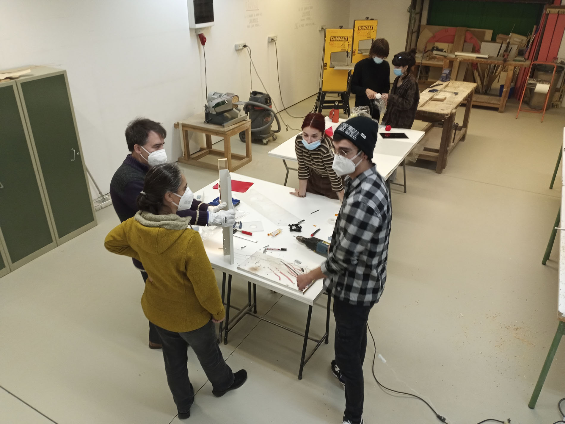 Esculturas de luz con Amaia Lekerikabeaskoa e Isusko Vivas