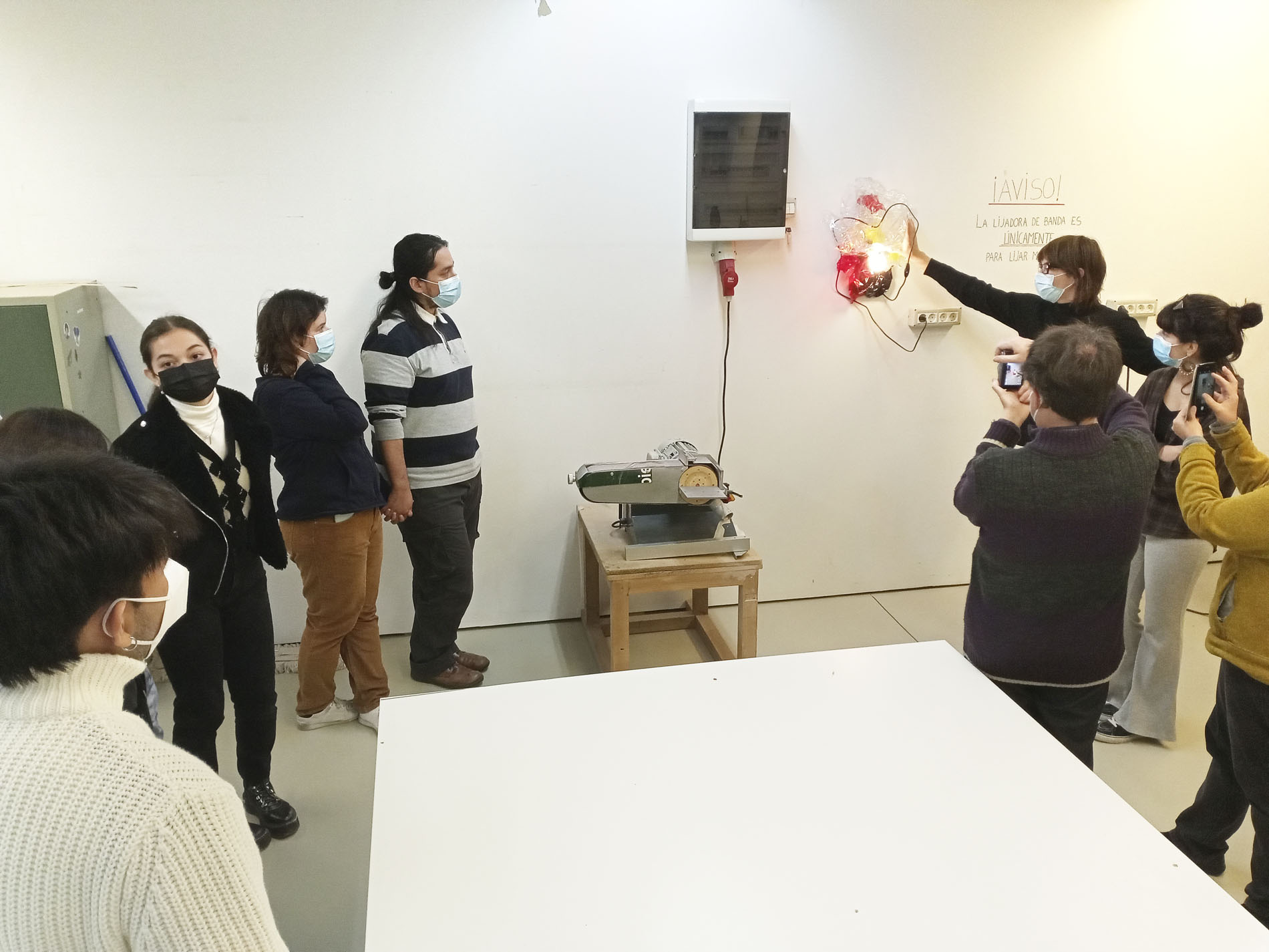 Esculturas de luz con Amaia Lekerikabeaskoa e Isusko Vivas