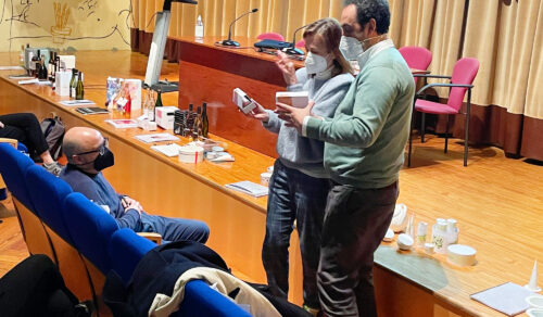 Presentación de envases de helado para dellaSera