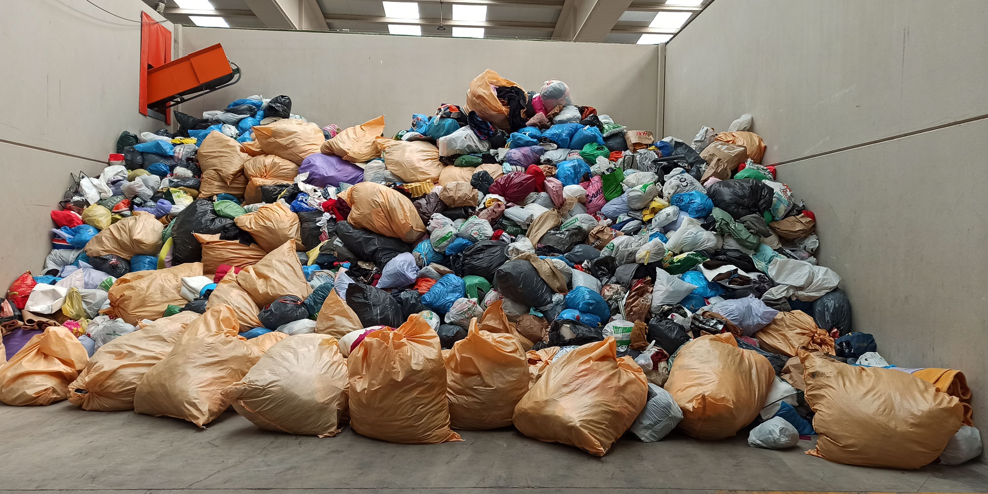 Visita a la Fundación Caritas Chavicar.