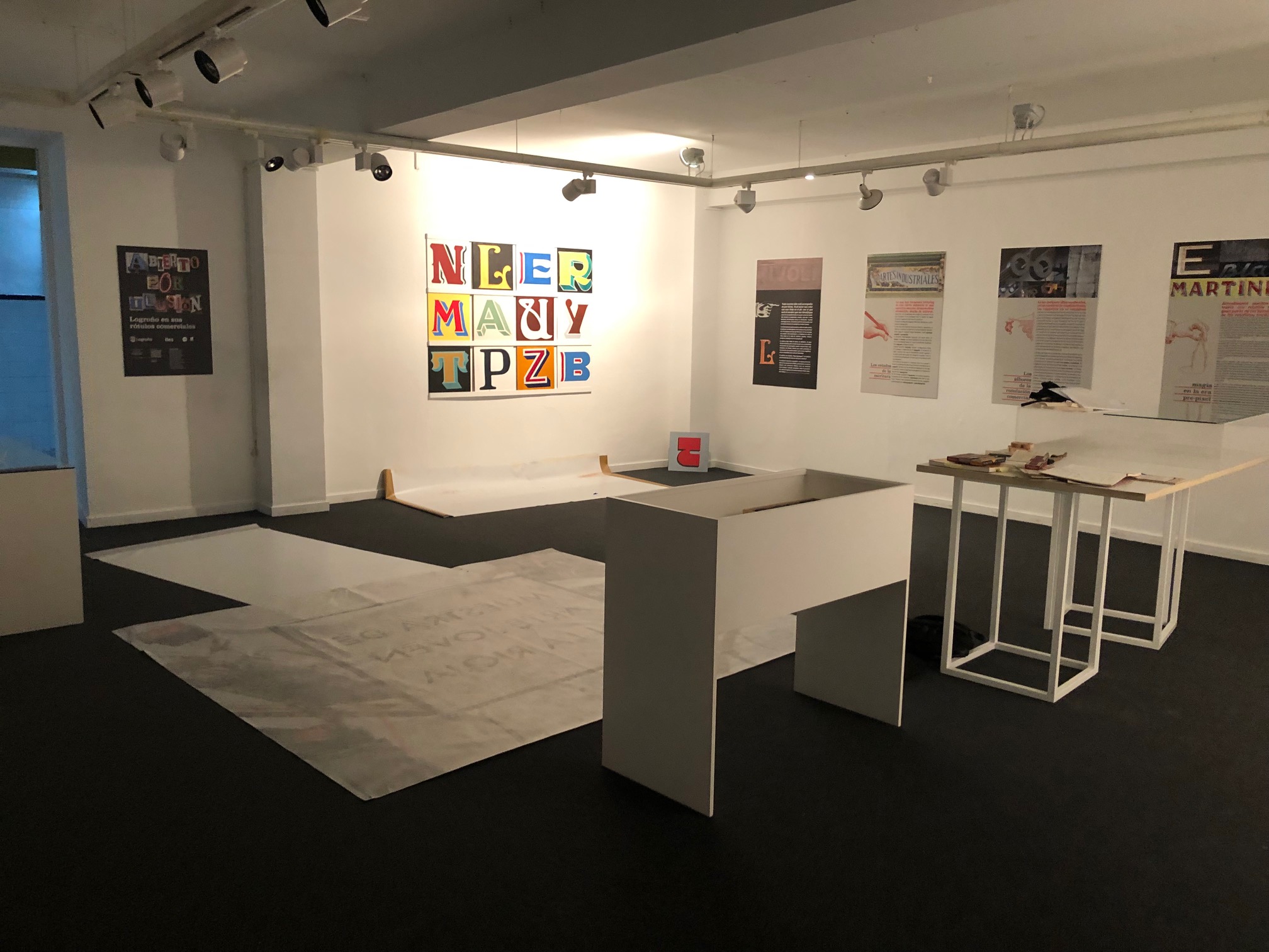 Exposición "Abierto por Ilusión" en la Esdir