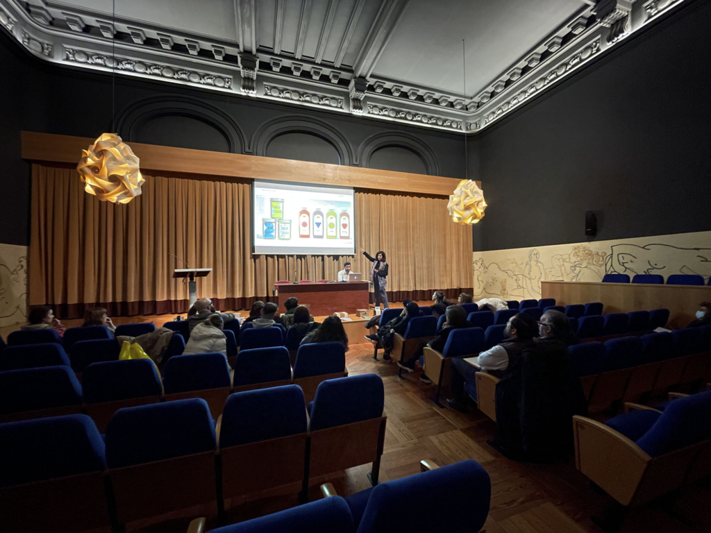 Végola, Vargas y Angélica Barco en el Máster de Packaging