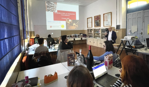 El catedrático de la UR Agustín Ruíz Vega en Packaging