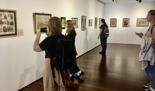 La clase de Narrativa Gráfica visita la exposición “Dibujar la Historia”