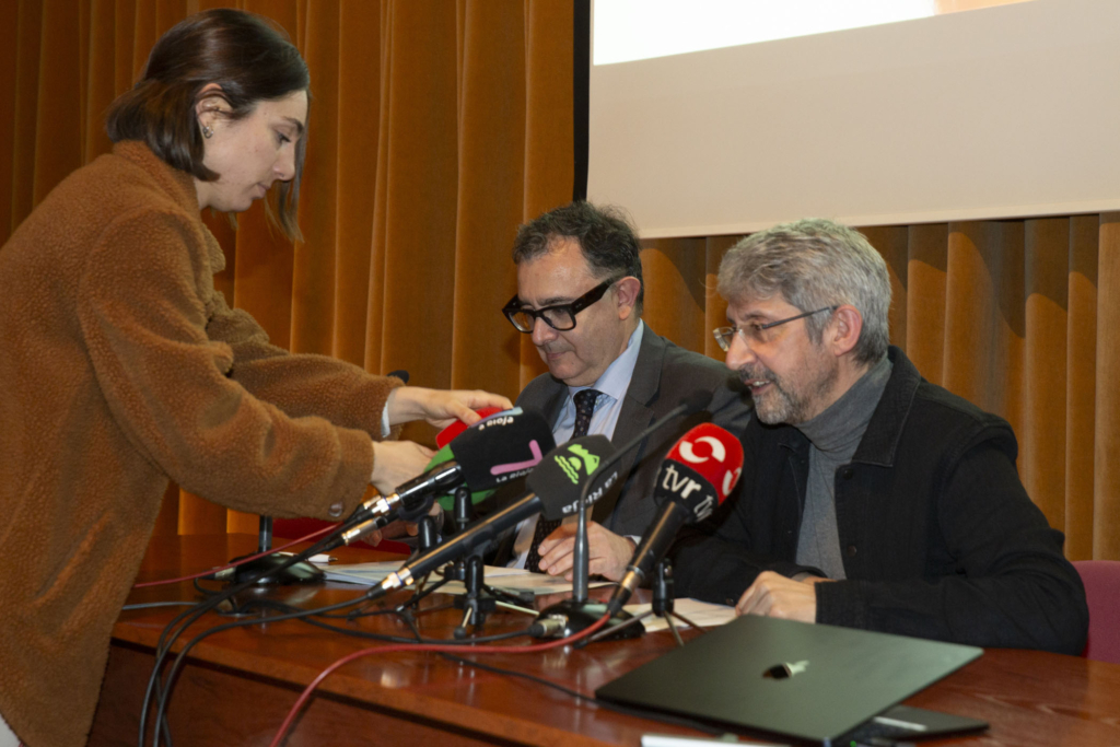 Exposición "Páginas en Construcción"