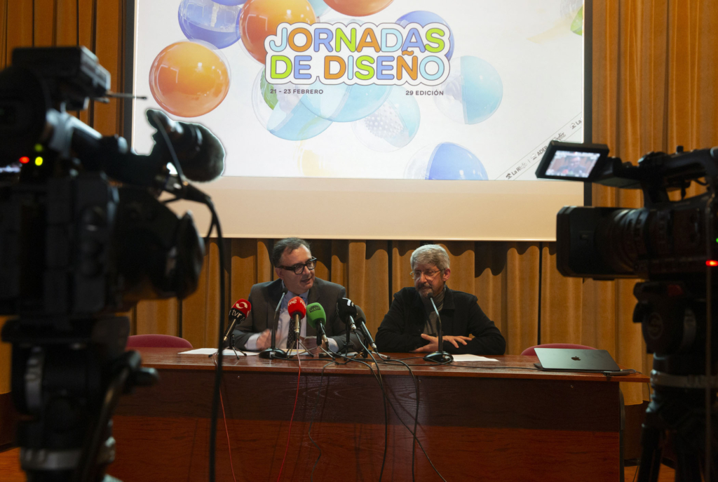 Exposición "Páginas en Construcción"