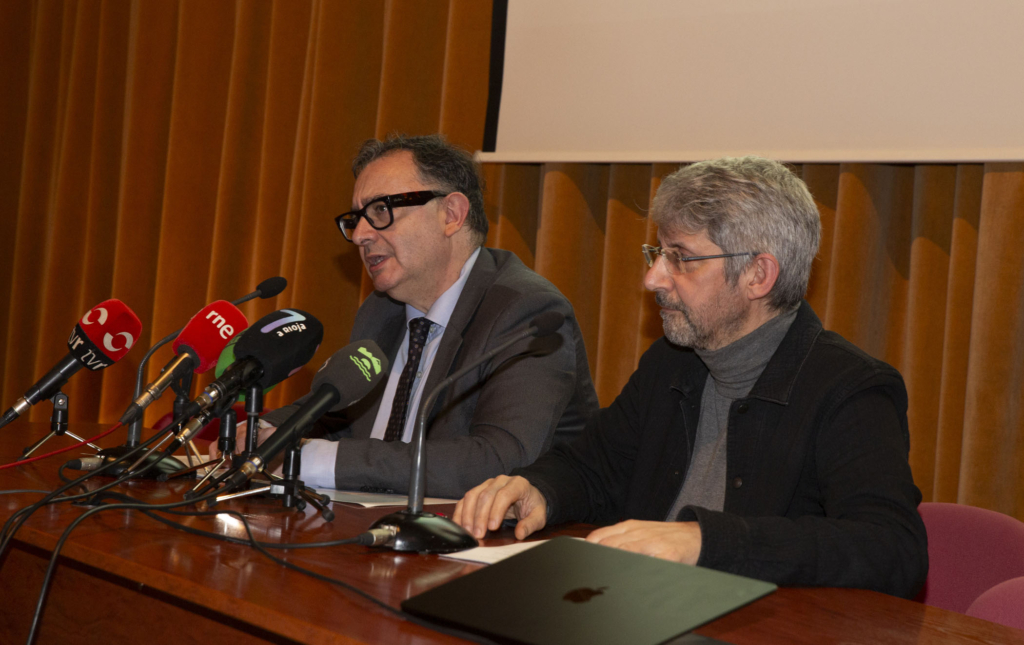 Exposición "Páginas en Construcción"