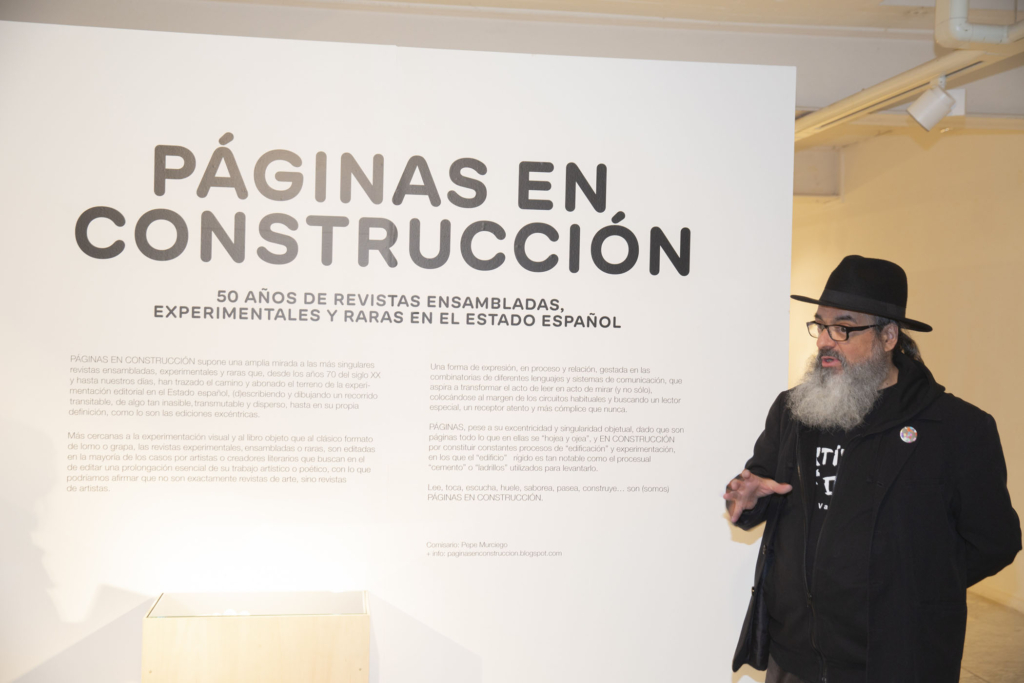 Exposición "Páginas en Construcción"