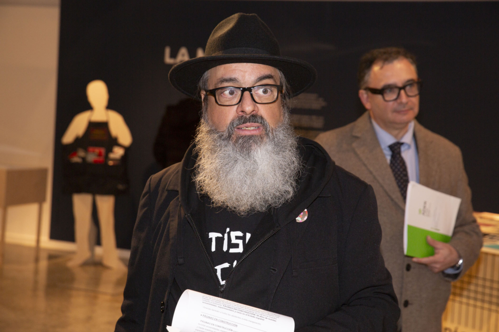 Exposición "Páginas en Construcción"