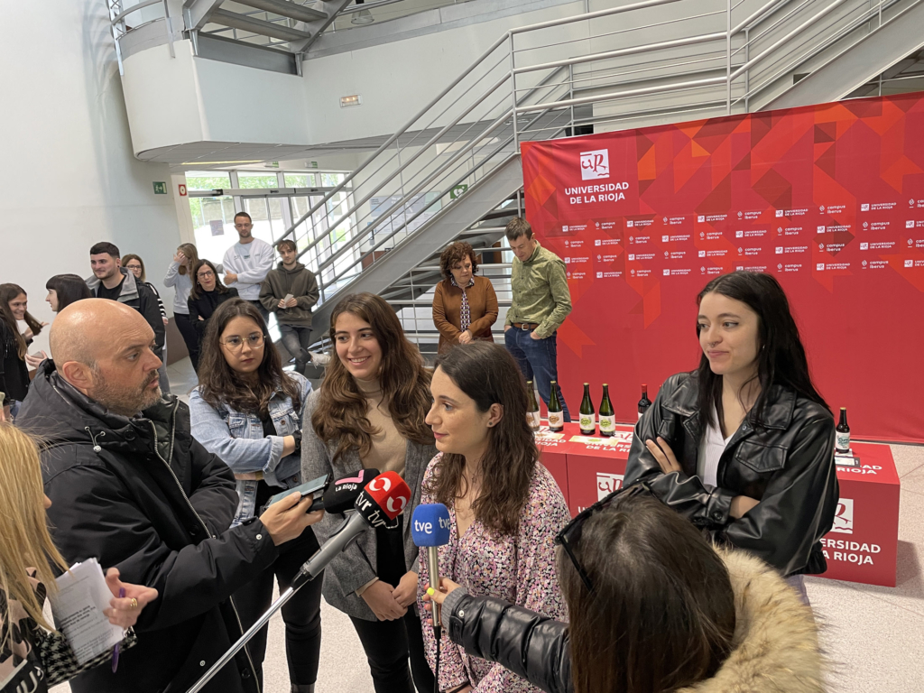 Packaging vitivinícola diseñado en el Máster Esdir para la UR