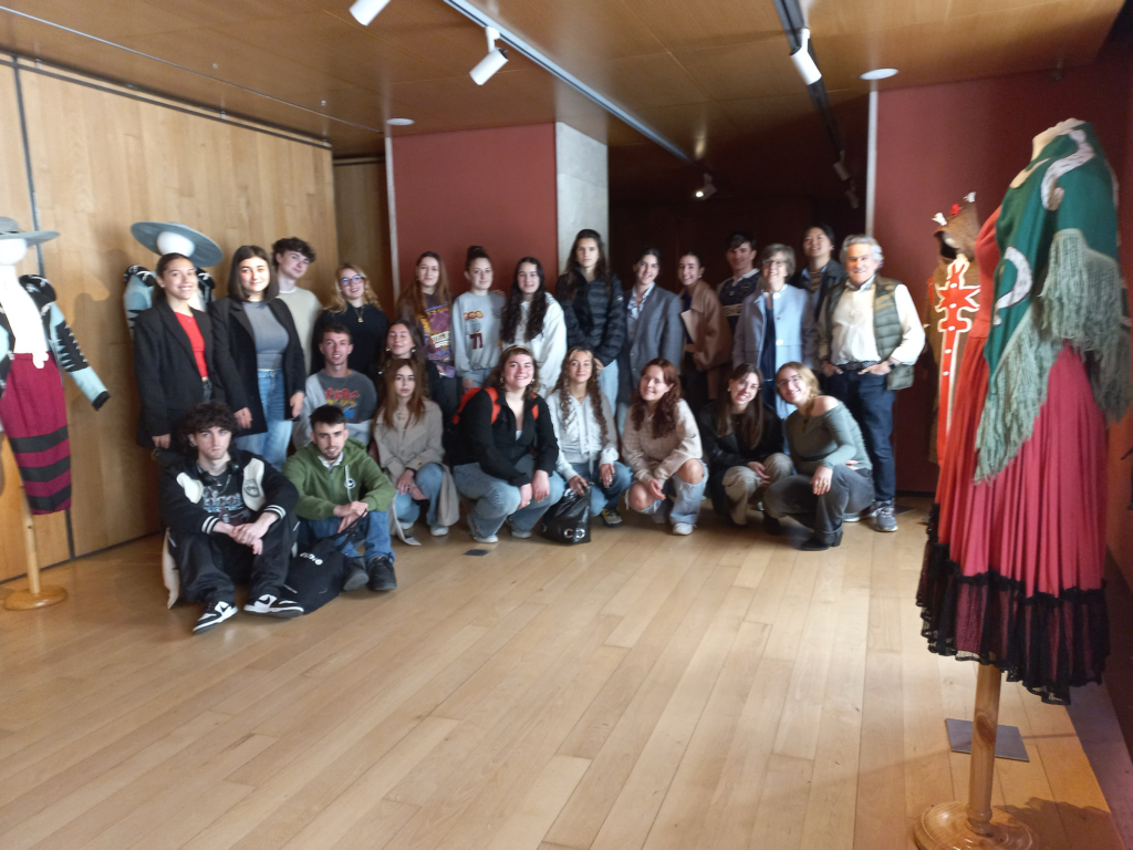 Visita a la exposición El sombrero de tres picos