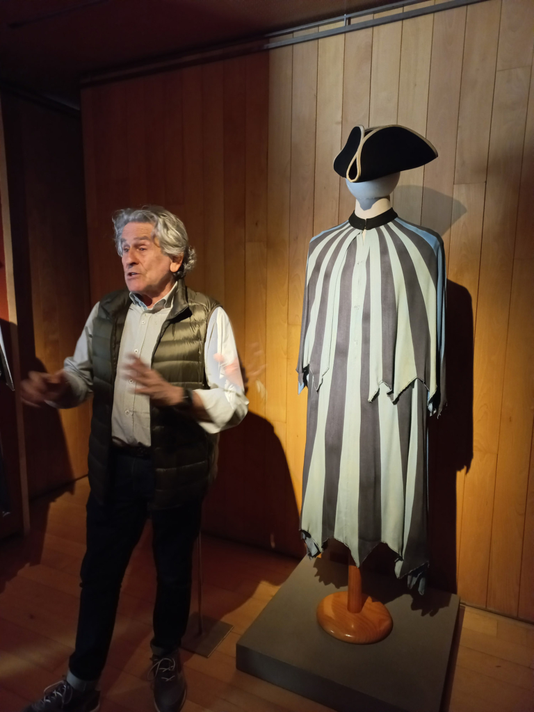 Visita a la exposición El sombrero de tres picos