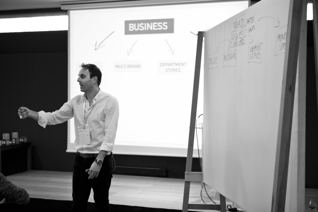 José María de La Peña en el Máster de Calzado