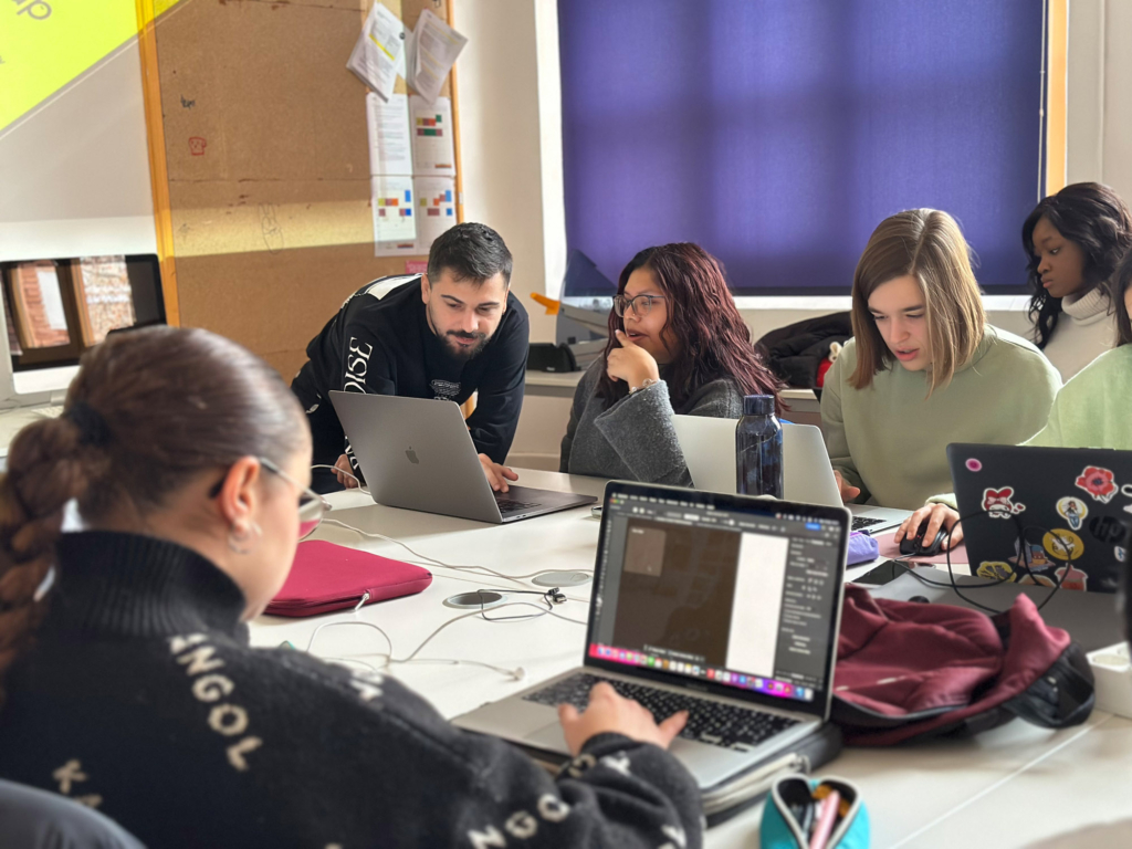 Worköholics en 4º de Diseño Gráfico