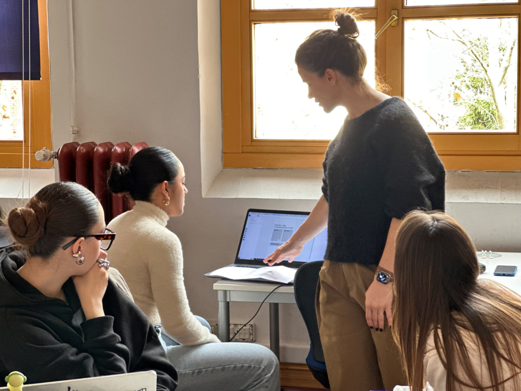 Worköholics en 4º de Diseño Gráfico