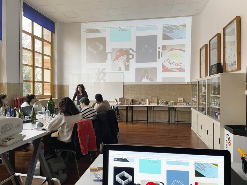 Taller de Ang Studio en el Máster de Packaging