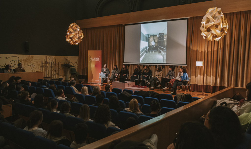 Crónica de la jornada "Mujer y Diseño" en la Esdir