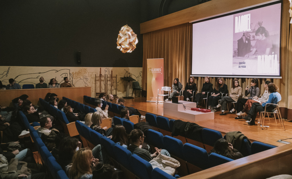 Crónica de la jornada "Mujer y Diseño" en la Esdir