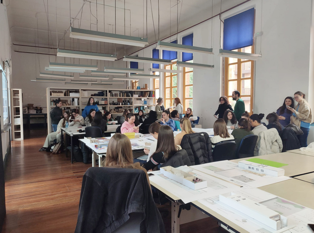 Charla de Neolith en 2º y 3º de Diseño de Interiores