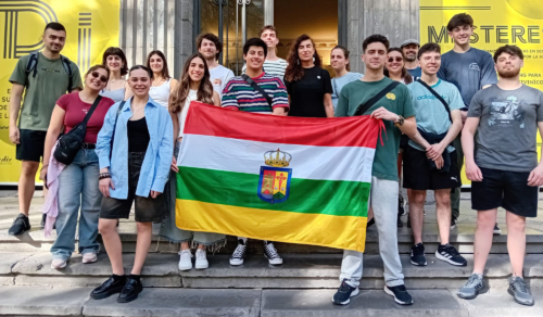Jóvenes del programa ‘También Riojanos’ visitan la ESDIR