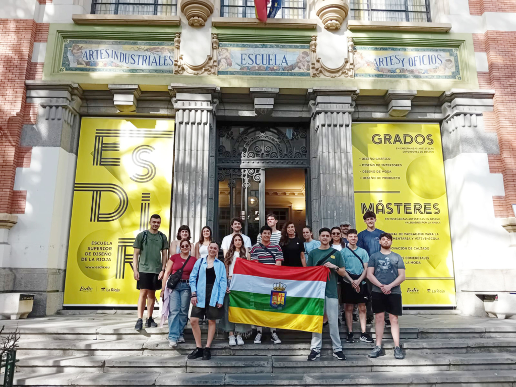 Jóvenes del programa ‘También Riojanos’ visitan la ESDIR