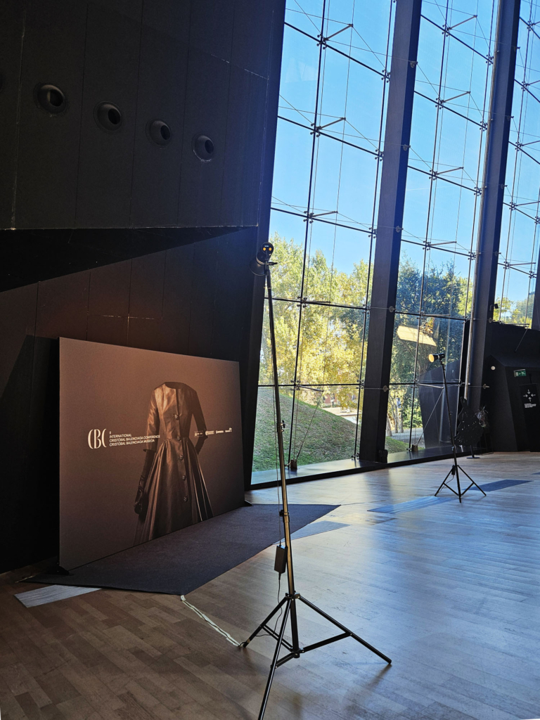 Moda participa en TRANSMISSIONS del Museo Balenciaga