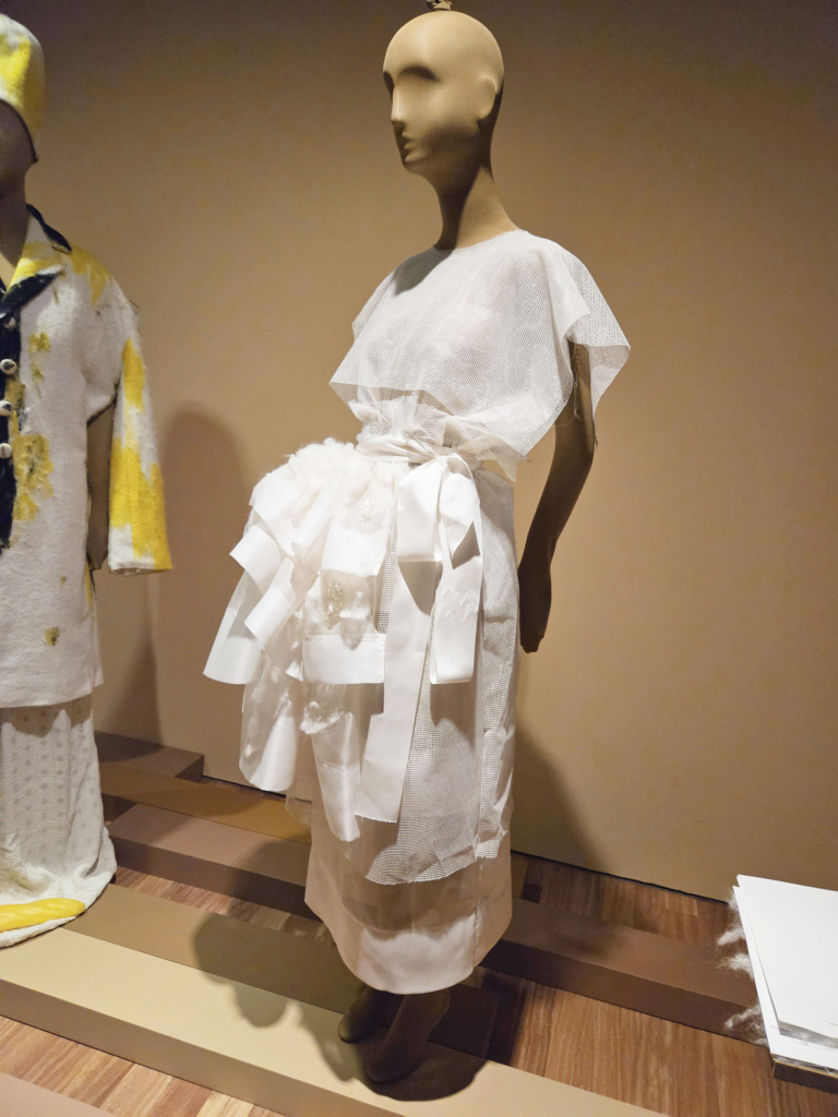 Moda participa en TRANSMISSIONS del Museo Balenciaga