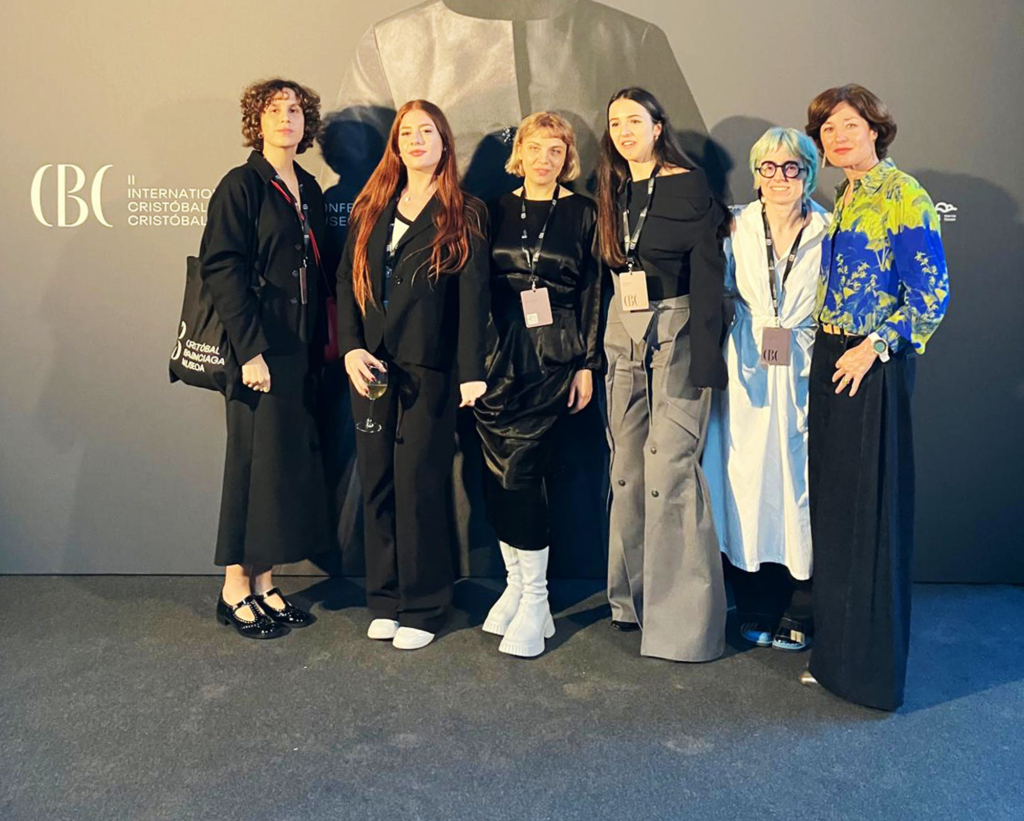 Moda participa en TRANSMISSIONS del Museo Balenciaga