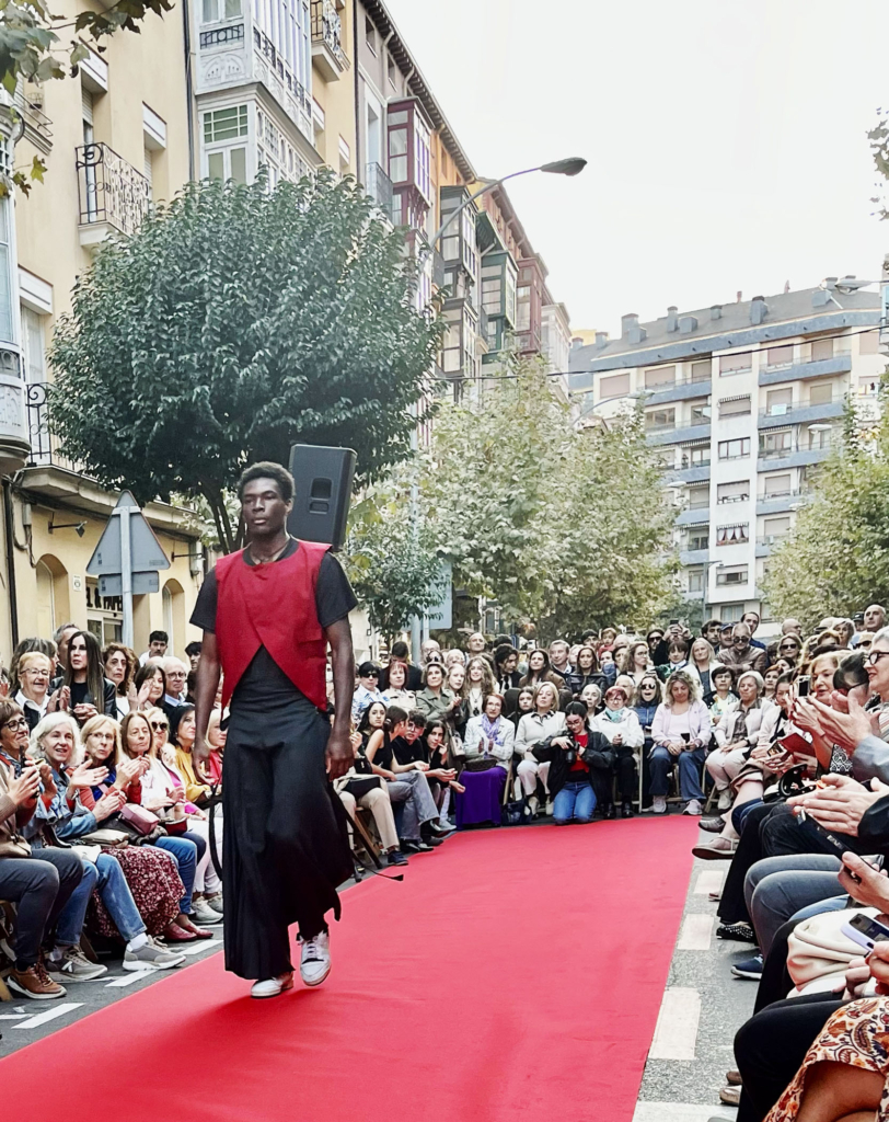 Egresadas en Diseño de Moda presentan sus creaciones en Logroño
