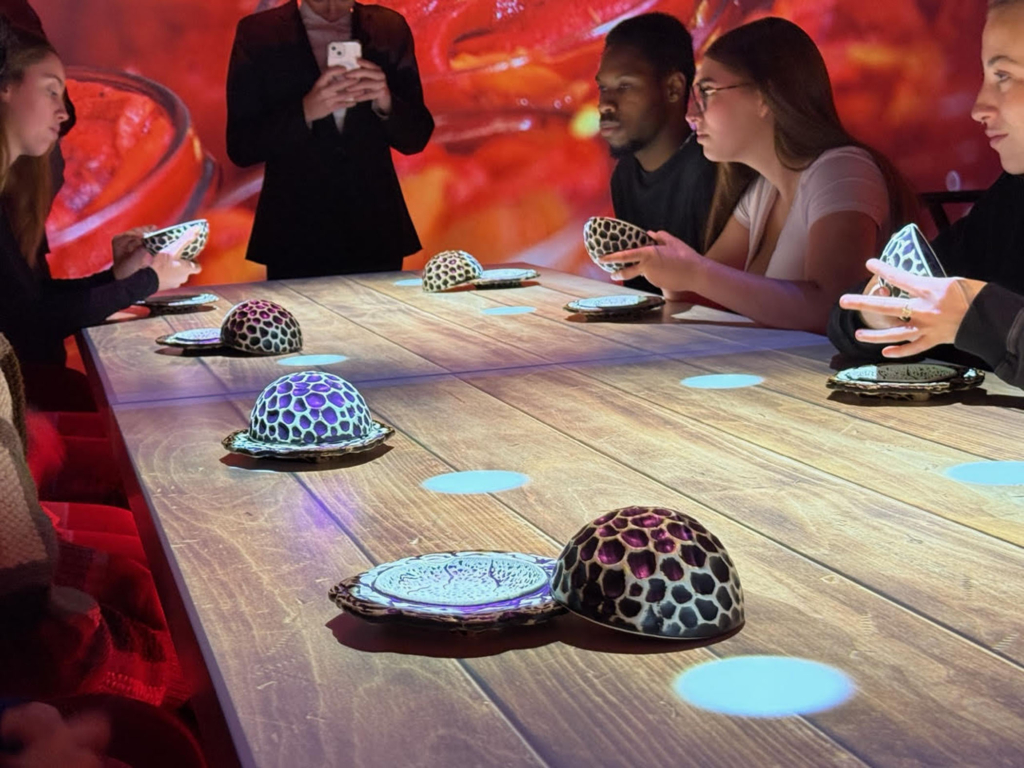 Producto en la Escuela de Hostelería de Sto. Domingo y el taller del alfarero Naharro